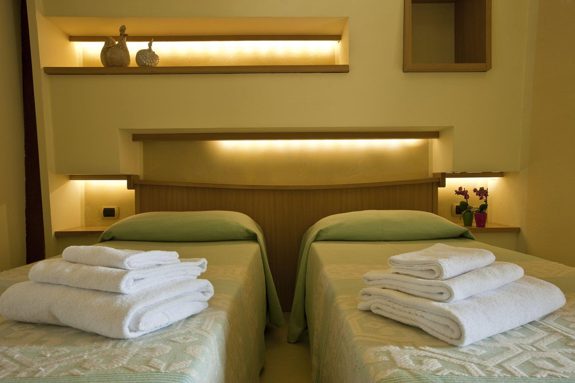 Hotel Cala Reale Stintino Buitenkant foto