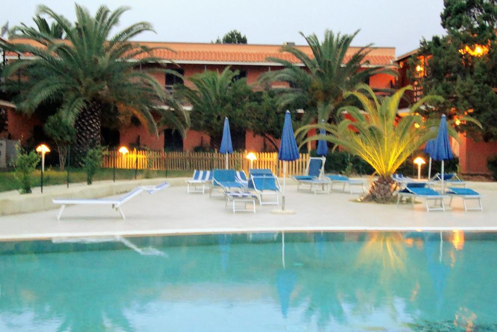 Hotel Cala Reale Stintino Buitenkant foto
