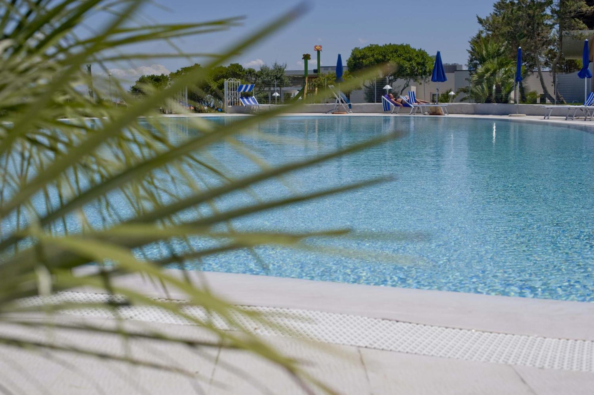 Hotel Cala Reale Stintino Buitenkant foto