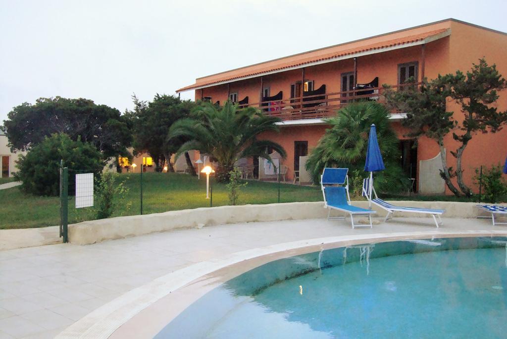 Hotel Cala Reale Stintino Buitenkant foto