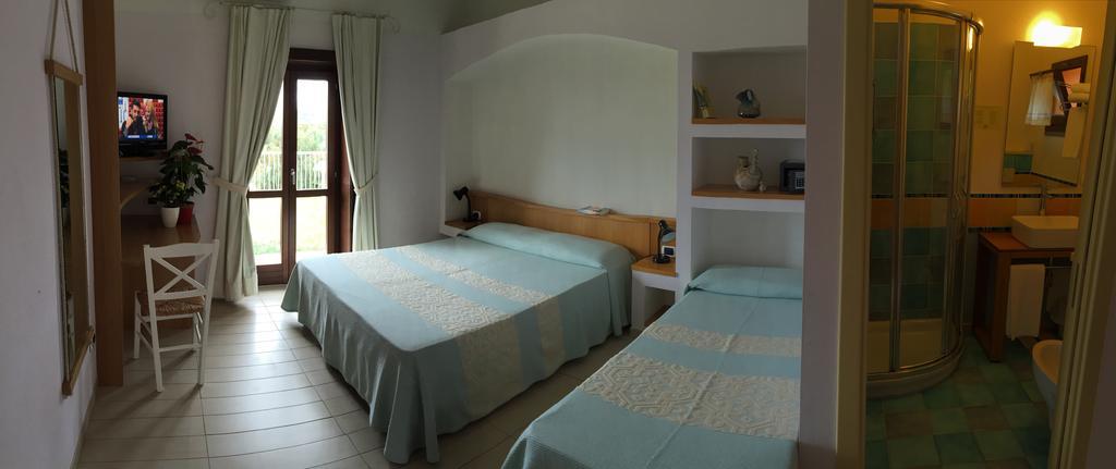 Hotel Cala Reale Stintino Buitenkant foto